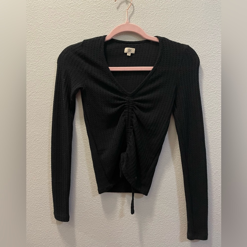 Black long sleeve crop top